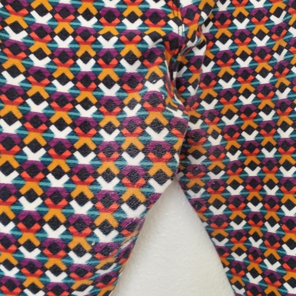 LuLaRoe Leggings Tall and Curvy will be free if bundled with another item - Picture 10 of 13